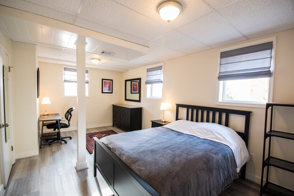 Primary Photo - 706 Rockland Ave