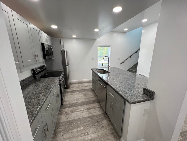 Building Photo - 109 Perrin Ave