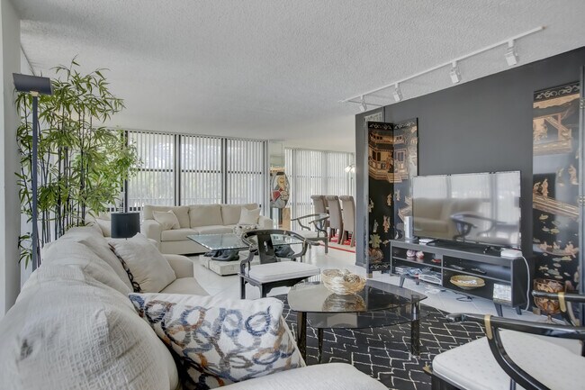 Foto del edificio - 800 Parkview Dr