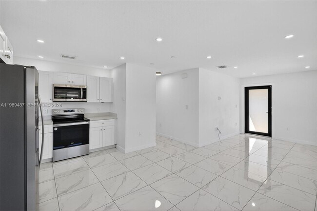 Foto del edificio - 2490 NW 44th St