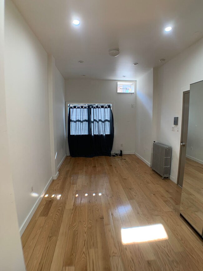 Building Photo - 139 Wilson Ave