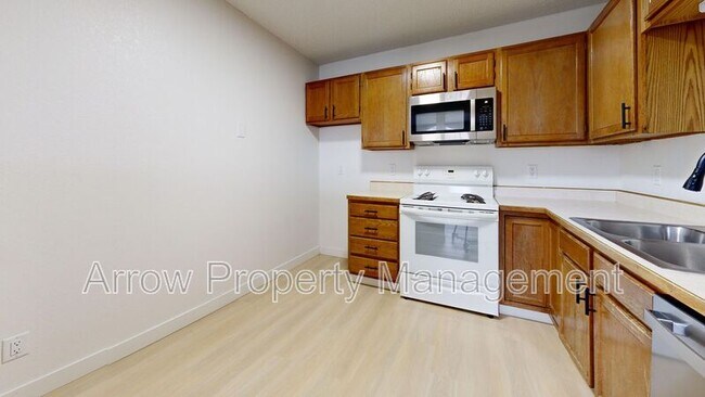 Foto del edificio - 2141 Xavier St