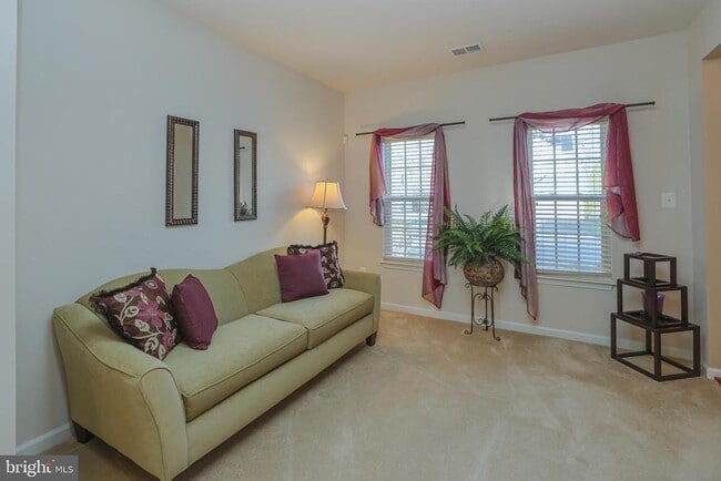 Building Photo - 2975 Kincaid Dr