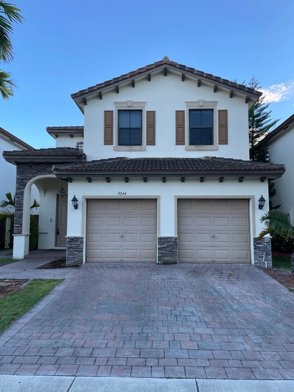Foto principal - 9244 SW 227th Ln