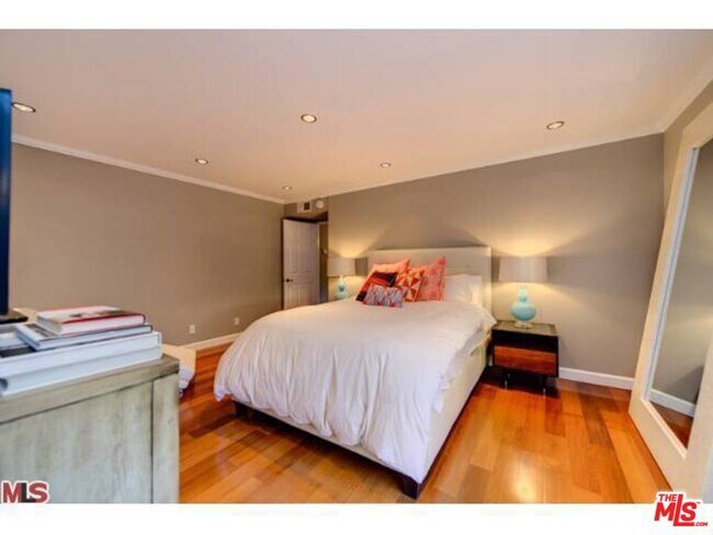 Foto del edificio - 403 N Oakhurst Dr