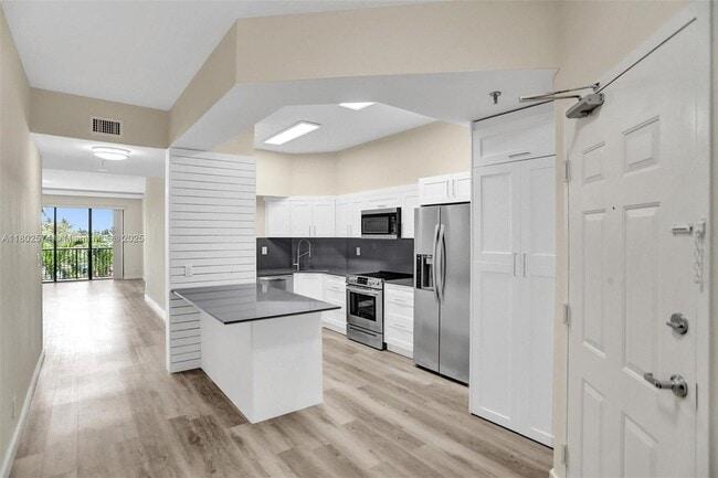 Building Photo - 8816 Collins Ave