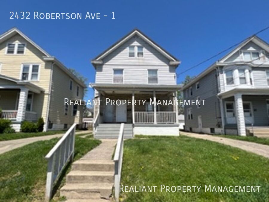 Foto principal - 2432 Robertson Ave