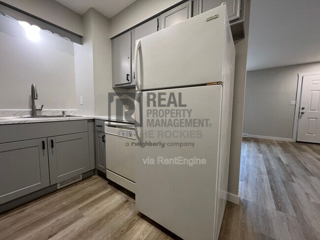 Foto del edificio - 1642 Larch St