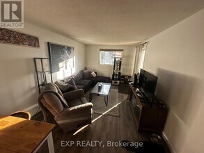 Building Photo - 216-216 Viewmount Dr