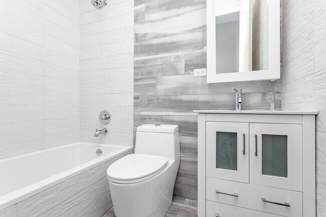 Foto del edificio - 63 Malcolm X Blvd