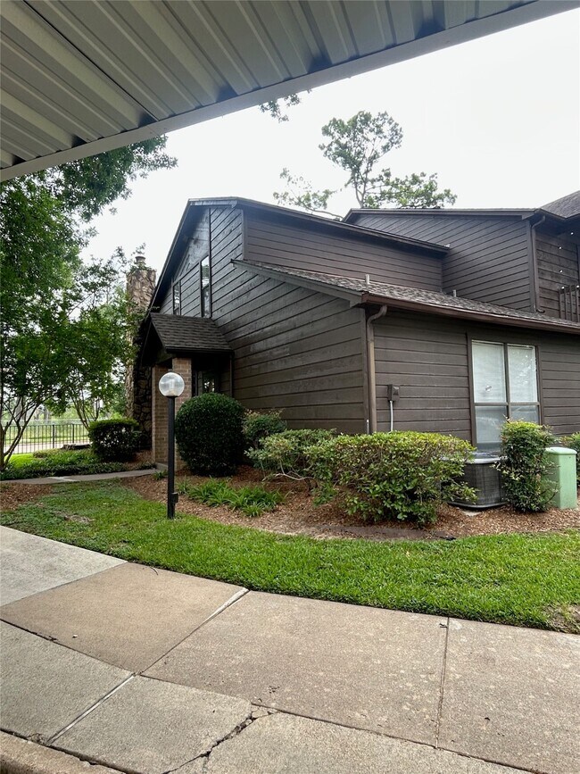Foto del edificio - 12755 Mill Ridge Dr