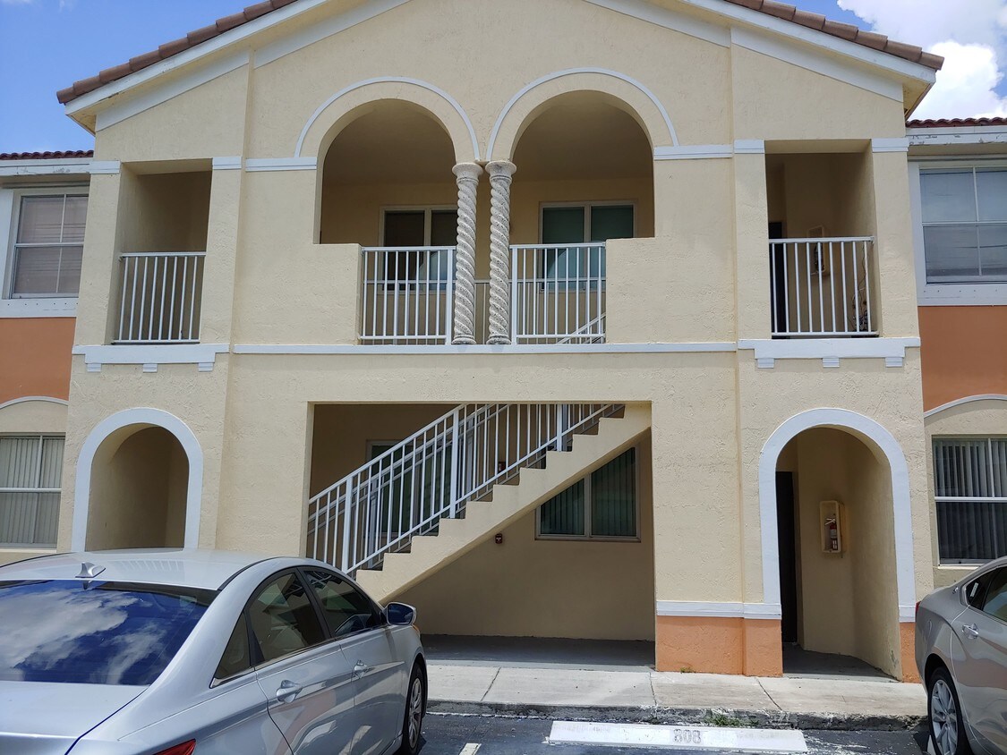 Primary Photo - 1536 SE 26th St