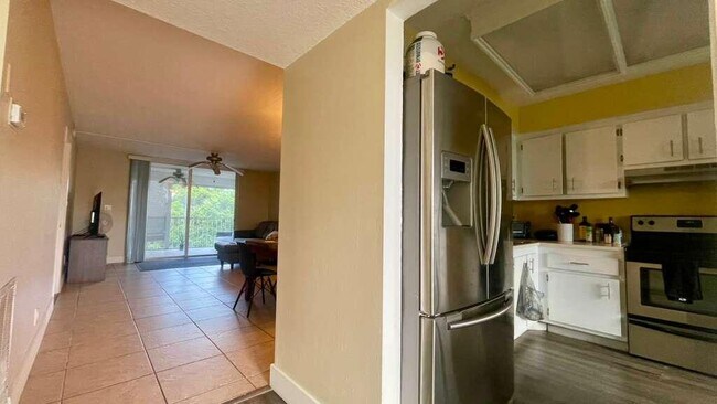 Foto del edificio - 4570 NW 18th Ave