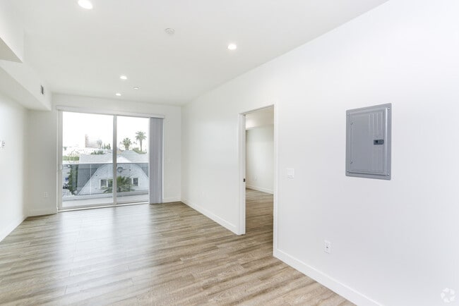 Building Photo - Hartford Apartments