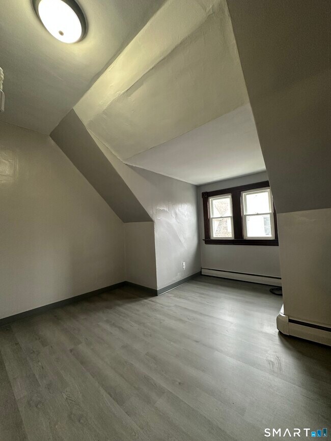 Foto del edificio - 402-404-404 Sigourney St