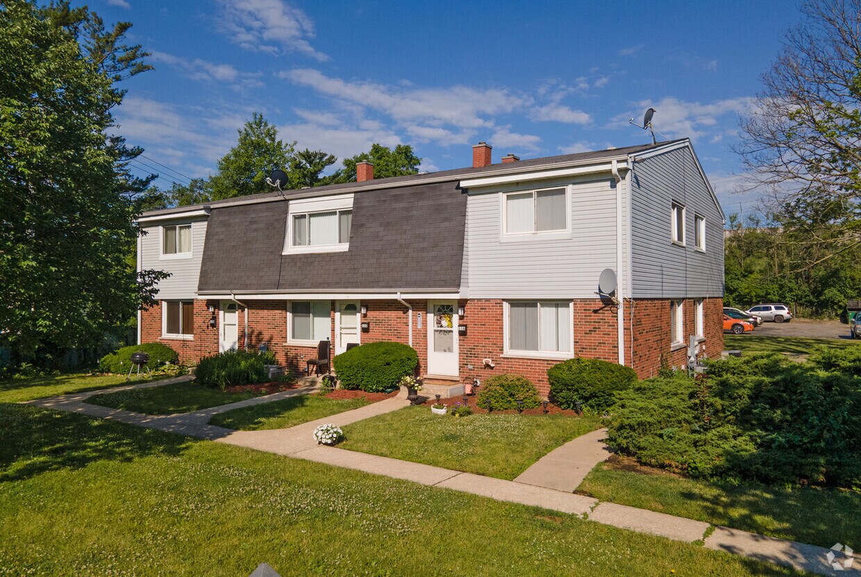 Foto principal - Glen Ellyn Court