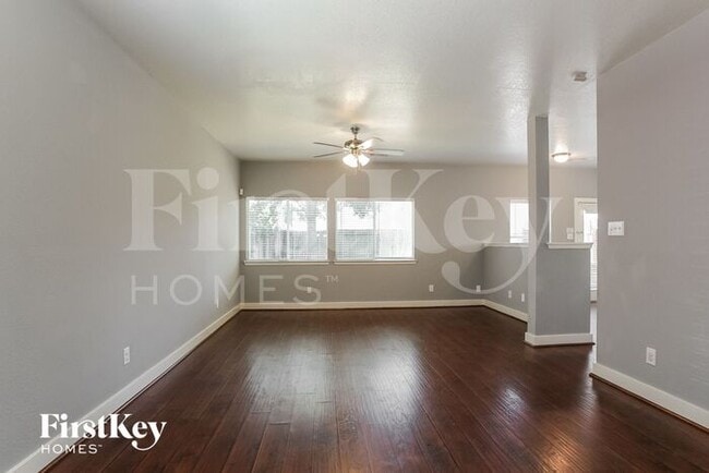 Foto del edificio - 419 Laurel Sage Dr