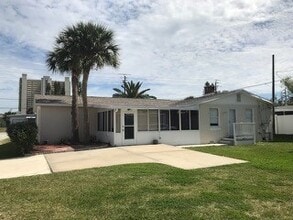 Building Photo - 3330 S Peninsula Dr