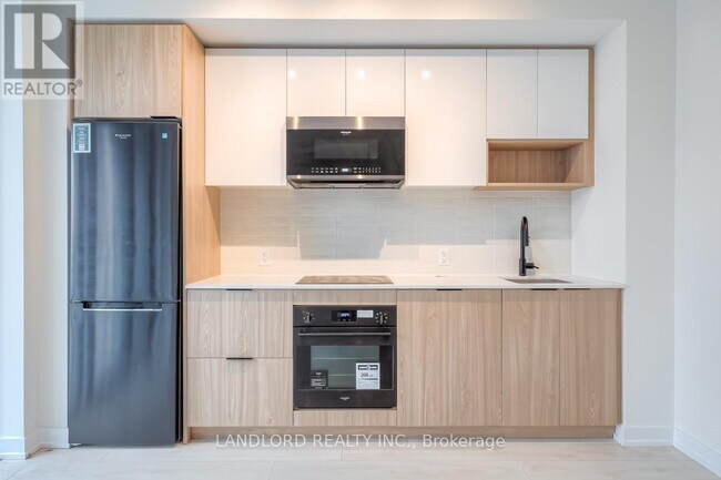 Building Photo - 5 Defries St