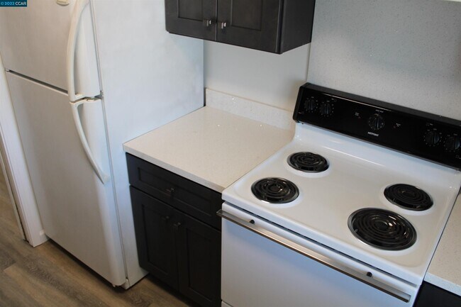 Foto del edificio - 4216 Nevin Ave