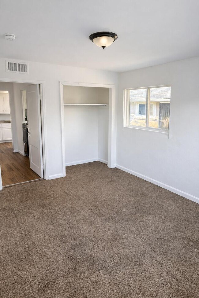 Building Photo - 255 Sunset Ave NW