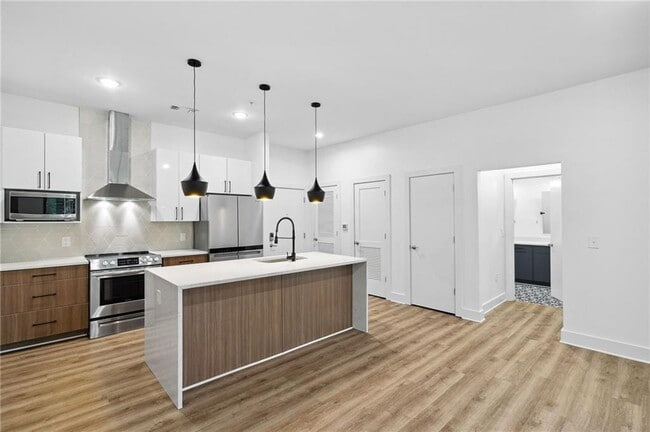 Foto del edificio - 112 Rogers St NE