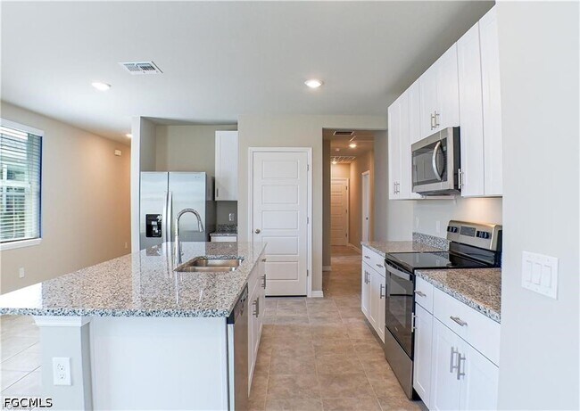 Building Photo - 44229 Saddlewood Ct