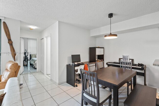 Foto del edificio - 2075 SW 122nd Ave