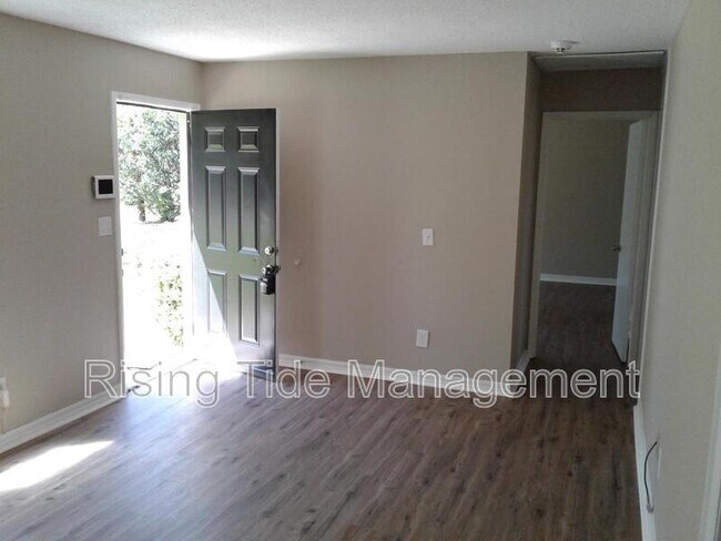 Foto del edificio - 6109 Shady Ln