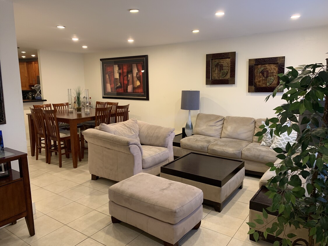 Foto principal - 3328 Quail Close