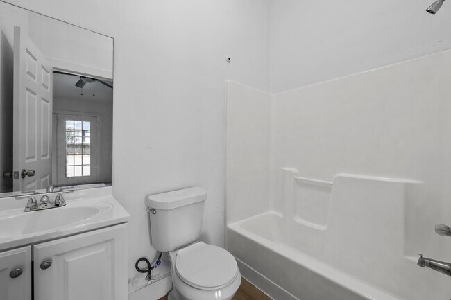 Foto del edificio - 2222 Magnolia Cir