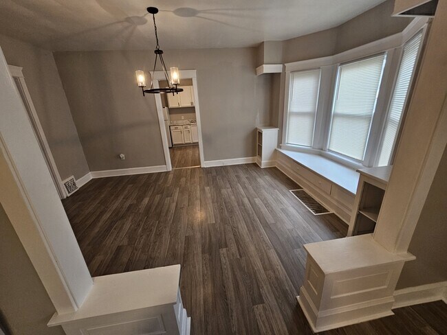 Foto del edificio - 2032 W 98th St