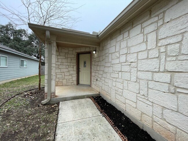 Foto del edificio - 4042 Azalea Breeze