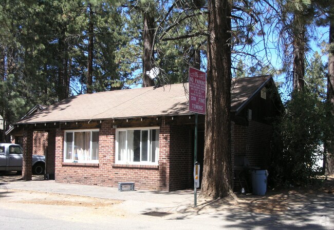 Foto del edificio - 3092 Riverside Ave