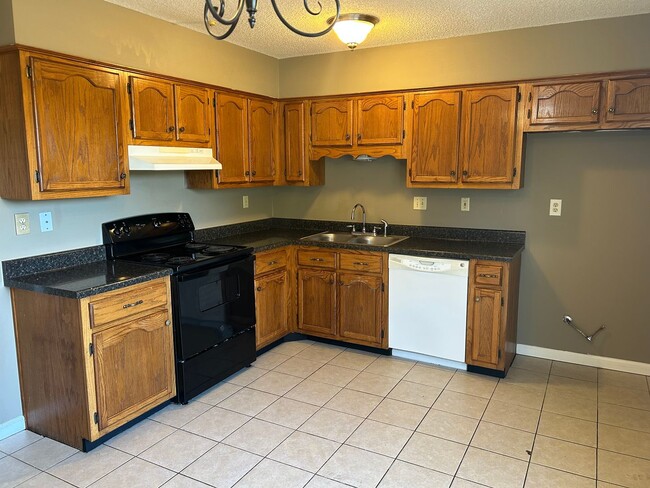 Building Photo - 10215 Farley Dr S