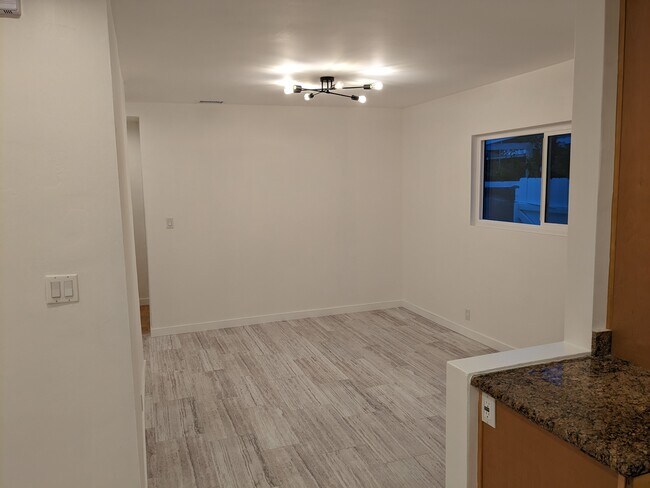 Common - 17114 Elgar Ave