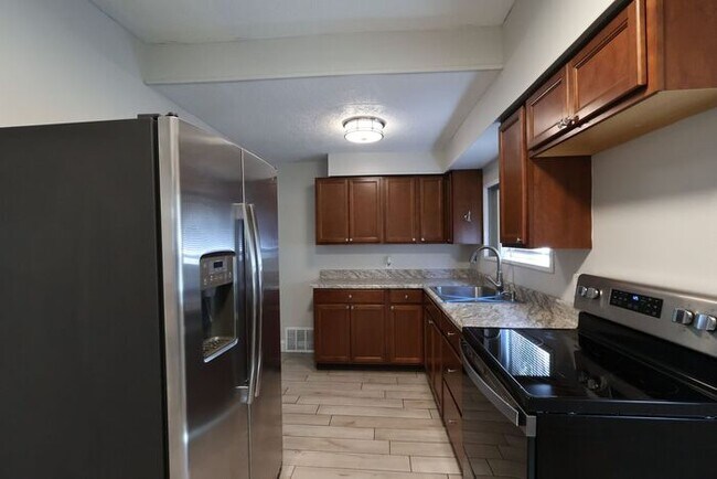 Foto del edificio - 885 Brown St