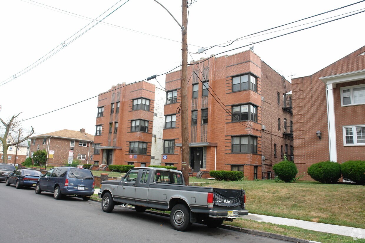357-363 CON End Ave - 357-363 W End Ave