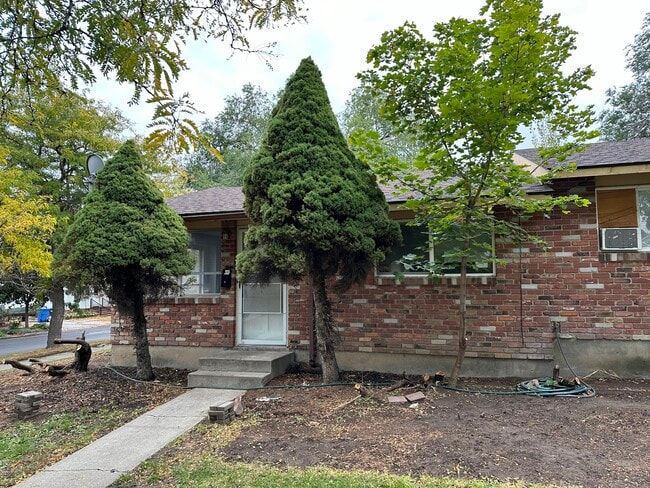 Building Photo - 805 W Lander St