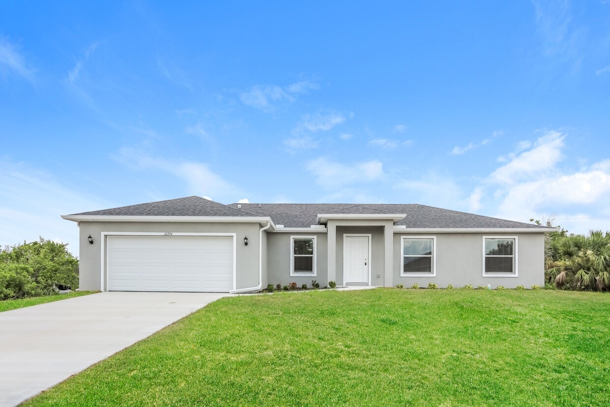 Foto principal - 10394 Carnegie Ave