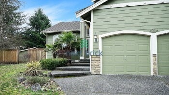 Building Photo - 4 Bed and 2.5 Bath Single-family Home is Available for Rent