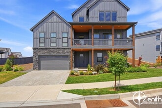 Building Photo - 382 W Fir Lp