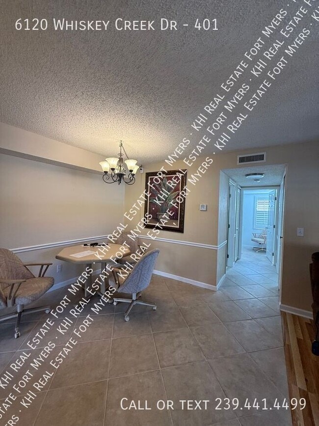 Foto del edificio - 6120 Whiskey Creek Dr
