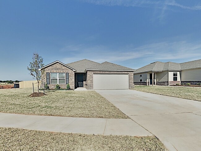 Very Nice 4 Bedroom 2 Bath Home in Yukon Schools. - Very Nice 4 Bedroom 2 Bath Home in Yukon Schools.