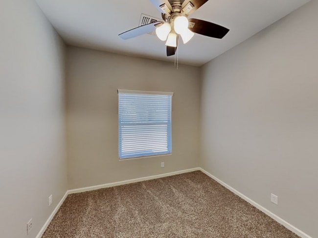 Building Photo - 44220 Caven Dr