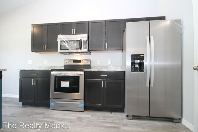 Foto del edificio - 3 br, 2 bath House - 15662 SW 27th Ave Rd