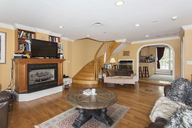 Foto del edificio - 618 Grand St