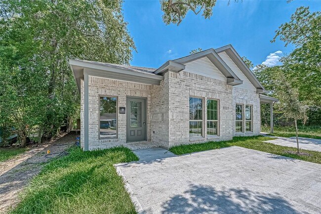 Building Photo - 5117 Southwind St