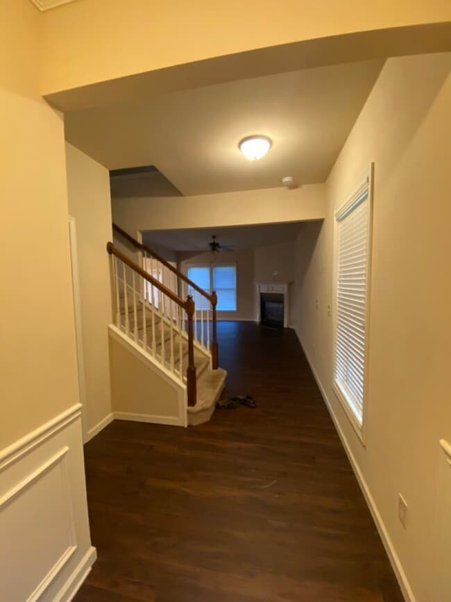 Building Photo - 5010 Breezewood Cir