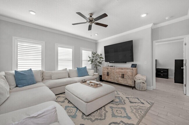 Building Photo - 382 Lightning Bug Ln